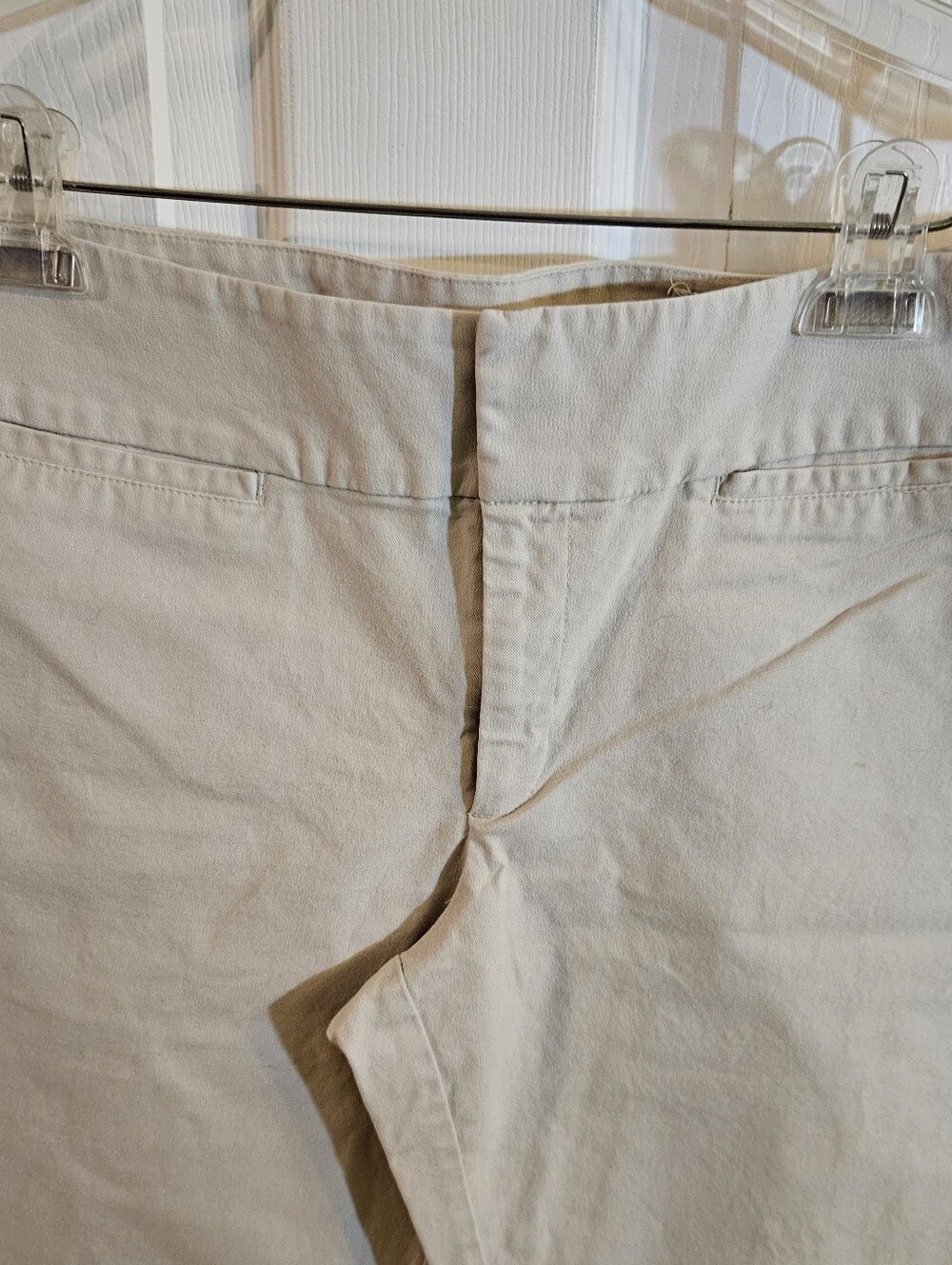 Old Navy Cropped Khaki Pants Beige Size 12 - Picture 2 of 10
